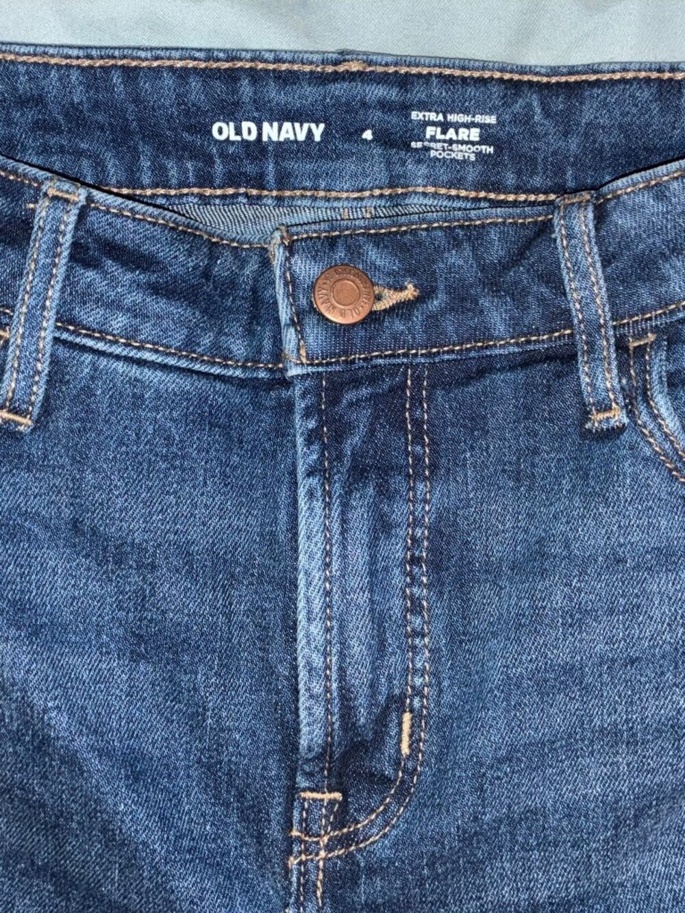 Old Navy Extra High -Rise Flare cut Secret Smooth Pocket Size 4